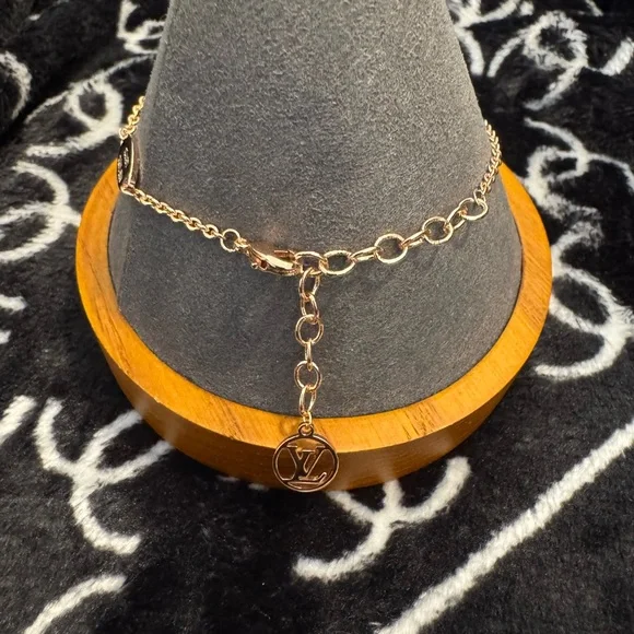 Louis Vuitton Monogram Gold Chain Bracelet with Crystal Accents M6 104 LLE1124 - Picture 3 of 6
